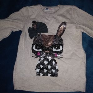 Sweater with sequence bunny. 3-4